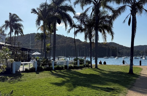 Church Point Cabaña | Tranquil Beach Cottage with some view over the gorgeous Pittwater