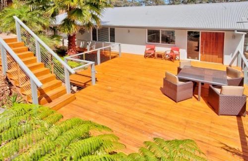 Avoca Beach Casa | Tranquil Beach House with Outdoor Decks and Pool