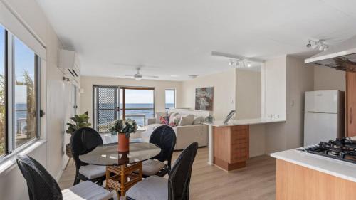 Beachmere Casa | 'tranquil Beachfront Retreat'