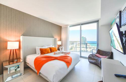 Hollywood South Central Beach Apartamento | Tranquil Beachfront Retreat w Panoramic Views