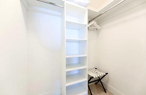 Hollywood South Central Beach Apartamento | Tranquil Beachfront Retreat w Panoramic Views