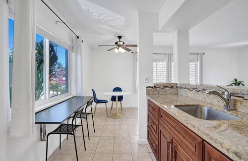 North Beach Apartamento | Tranquil Beachside Studio Near Marinas & Dining