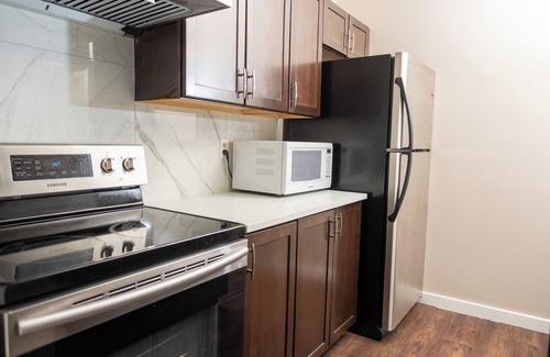 Crescent Heights Casa | Tranquil Bow River Room: Near River's Beauty house