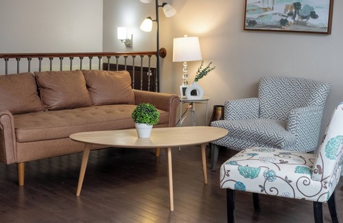 Crescent Heights Casa | Tranquil Bow River Room: Near River's Beauty house
