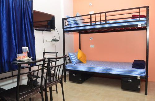 Bhubaneshwar Casa | Tranquil Budget Room