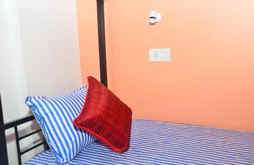 Bhubaneshwar Casa | Tranquil Budget Room