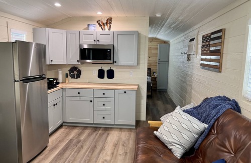 Chestnut Mound Cabina | Tranquil Cabin on Lake, 1 hour east of Nashville. Nearby Waterfalls.