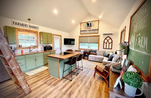 Caulfield Cabina | Tranquil Cabin on 71/acre cattle farm—near Cloud 9 ranch and Ozark rivers!