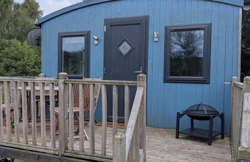 Kingswood Cabina | Tranquil Cabin Retreat in Welshpool