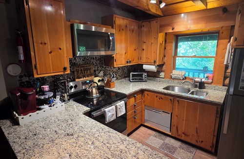 Banner Elk Cabina | Tranquil cabin with Pool in charming Banner Elk