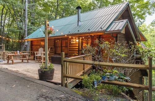 Banner Elk Cabina | Tranquil cabin with Pool in charming Banner Elk