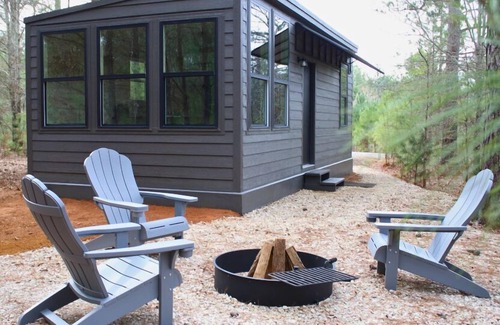 Winona Cabina | Tranquil Cabins 1 bedroom - Tranquil Cabins private 1 bedroom with Queen Bed and Twin Futon