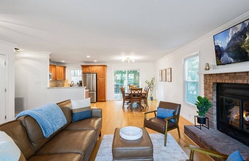 Cary Casa | Tranquil Cary Hideaway- Mins to Downtown/Wake Med/NC State .Newly Furnished!