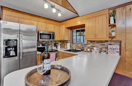 Gouldsboro Chalet De Esquí | Tranquil chalet in Big Bass Lake resort. Lake w/ beach, pool, clubhouse!