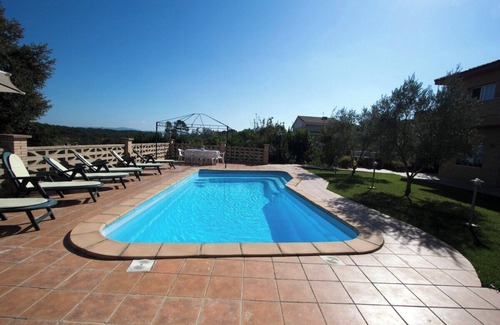 Sils Villa | ¡Retiro tranquilo Costa Brava con suite separada!
