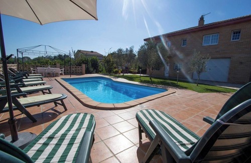 Sils Villa | ¡Retiro tranquilo Costa Brava con suite separada!