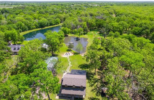Greenville Casa | Tranquil Country Escape 4 Bedrooms Pond Firepit