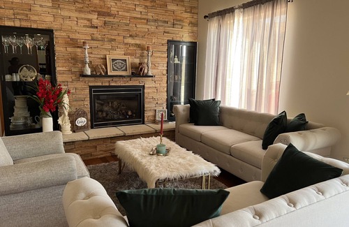 Burbank Casa | Tranquil Country Home King+Queen/ Pet Friendly- Near Ponca State Park