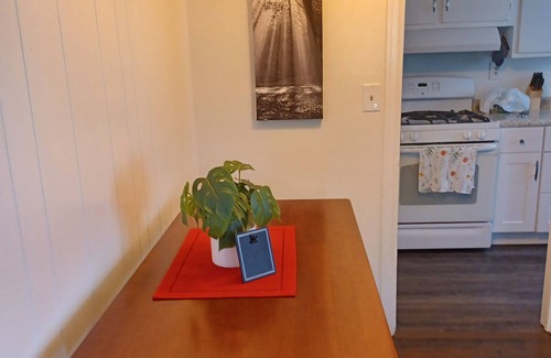 Lafayette Casa | Tranquil Cozy Retreat - Centrally Located
