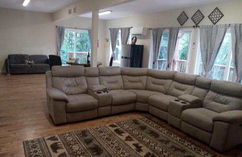 Haywood County Casa | Tranquil Creekside Mountain View Getaway