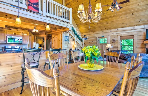 Vein Mountain Cabina | Tranquil Deck: Blue Ridge Mountain Retreat!