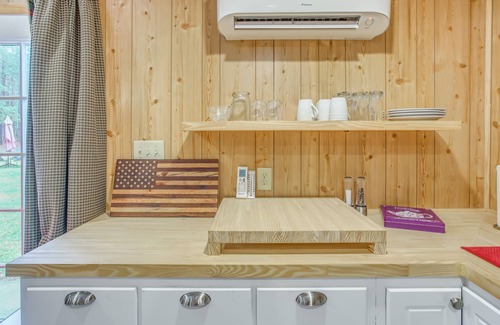 Barnesville Apartamento | Tranquil Fairmont Studio w/ Patios - Pets Welcome!
