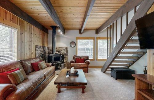 Incline Village Casa | Tranquil Family Cabin