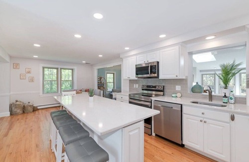 Plymouth Casa | Tranquil Family Retreat in Plymouth