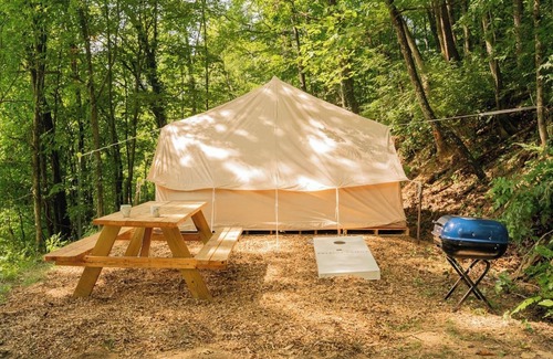 Lookout Valley Neighborhood Association Alquiler De RV | Tranquil Farm Yurt - Mountain View