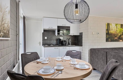 Kootwijk Casa | Tranquil forest bungalow for couple