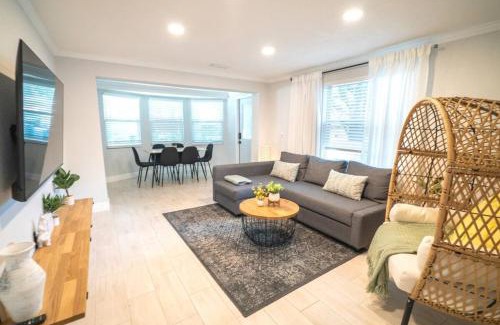 Bearss Plaza Casa | Tranquil & Fully Renoveted Home Near Busch Gardens