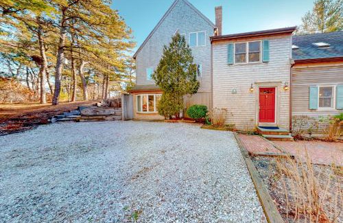 Wellfleet Casa | Tranquil Getaway