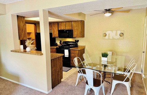 Reno/Tahoe Airport Apartamento | Tranquil Green Hideaway