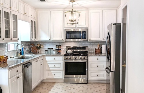 Duluth Casa | Tranquil Haven: Cozy, Modern Farmhouse in Duluth!
