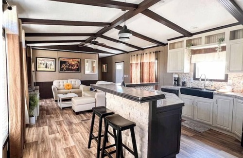 Dripping Springs Casa | Tranquil Hill Country Cabin near Pedernales Falls