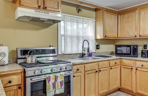 Baldwin Casa | Tranquil Home in Dtwn Baldwin: Fish, Hike & Golf!