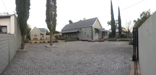 Komani Cama Y Desayuno | Tranquil House B&B @ 1 College Ave