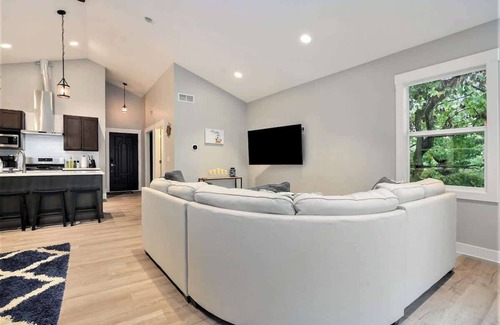 Smyrna Casa | The Jewel of Maston Lake - Beautiful Lake Views.