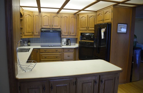 Niagara-on-the-Lake Casa | Tranquil Lake Front Home In NOTL with Hot Tub, Long-Term Stays