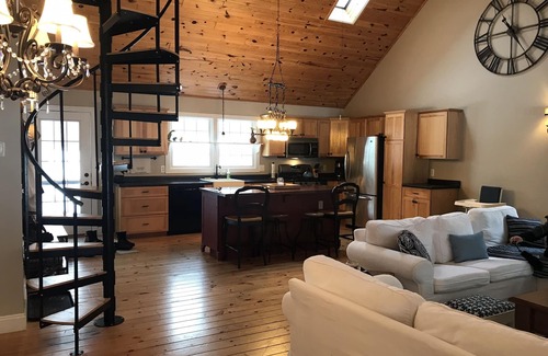 Presque Isle Cabaña | Tranquil Lake Esau Cottage, área del puerto de Presque Isle. Comunidad privada