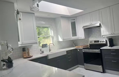 Greater Napanee Cabaña | Tranquil Lakefront Cottage