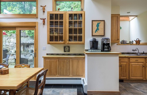 Putnam Valley Casa | Tranquil LakeFront Lodge w/ Private Beach