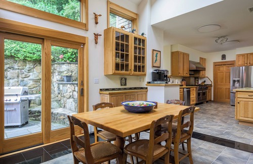 Putnam Valley Casa | Tranquil LakeFront Lodge w/ Private Beach