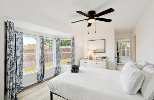 Princeton Casa | Tranquil Lakeside Escape 2 Bedrooms Patio Views