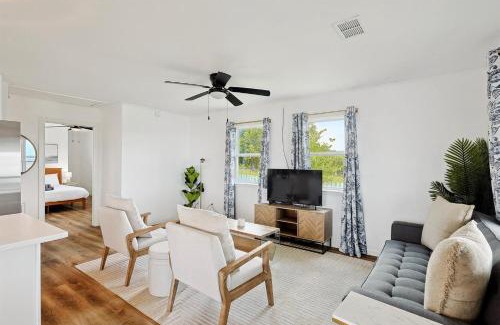 Princeton Casa | Tranquil Lakeside Escape 2 Bedrooms Patio Views
