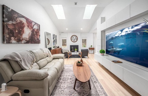 Durham Casa | Tranquil Light-Filled Retreat 3BR Ranch