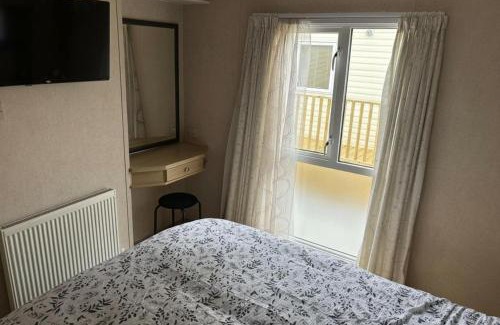 Wesham Casa | Tranquil Lodge Retreat in Preston Countryside