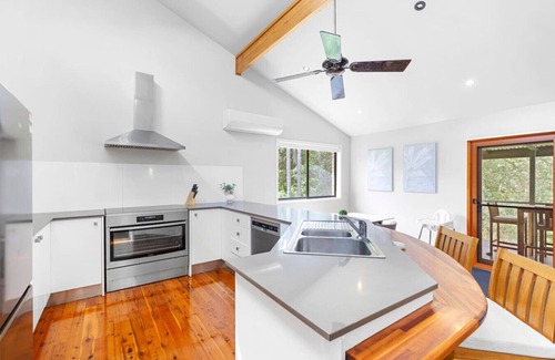 Erina Heights Casa | Tranquil Lower-Level Retreat | 7 Mins to Beach