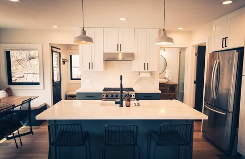 Cascade-Chipita Park Casa | ☆Modern Luxury Cabin - Hot Tub✔ Hiking✔ Hammocks✔☆