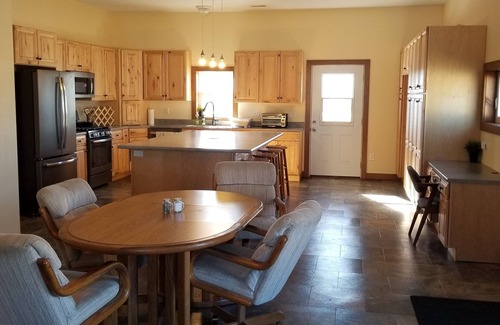 Hatfield Casa | Tranquil Machine Shed House 5 minutes from Lamoni